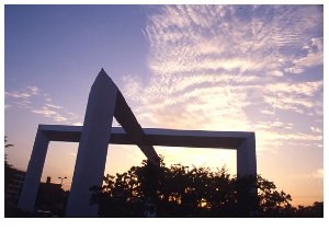 정문조형물 THUMBNAIL